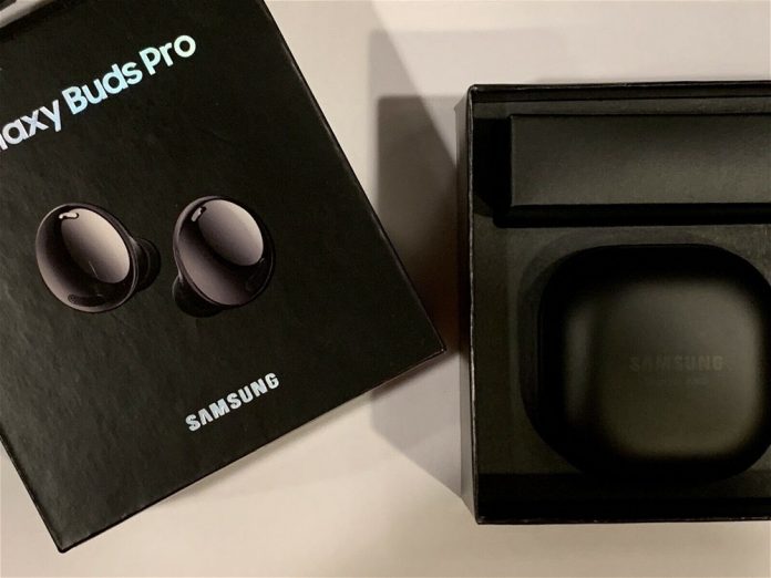 samsung galaxy buds pro in canada by Majestik